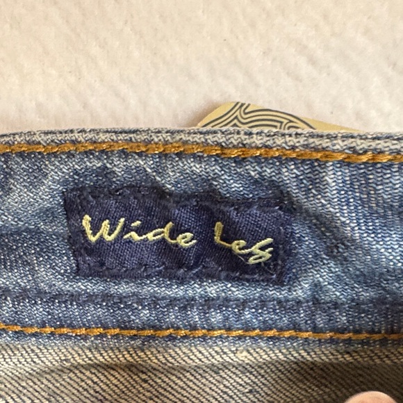 Seven7 Classic Denim Flare Jeans - Picture 3 of 14